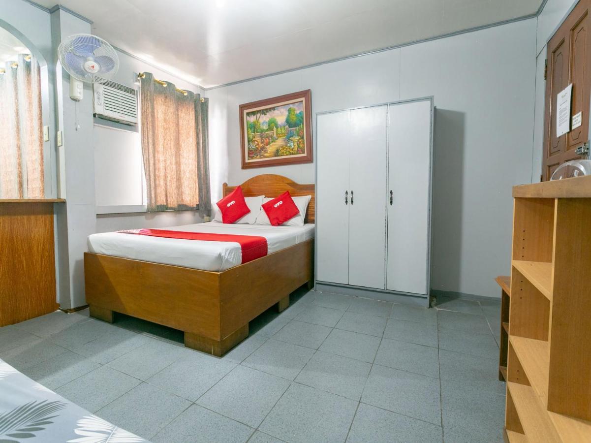 Oyo 722 Slouch Hat Inn Manila Exterior photo