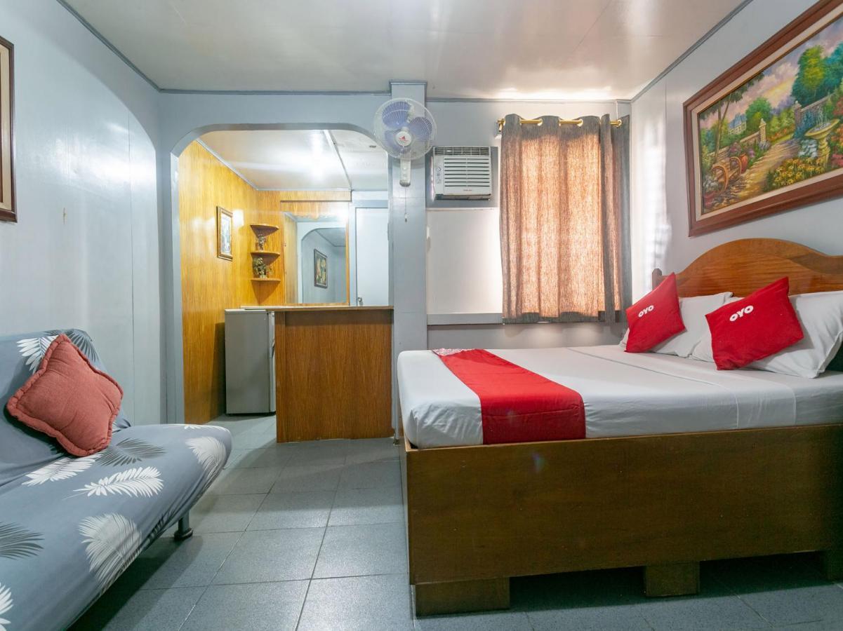 Oyo 722 Slouch Hat Inn Manila Exterior photo