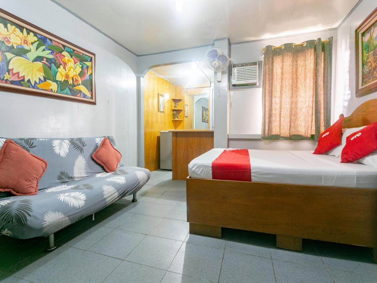 Oyo 722 Slouch Hat Inn Manila Exterior photo