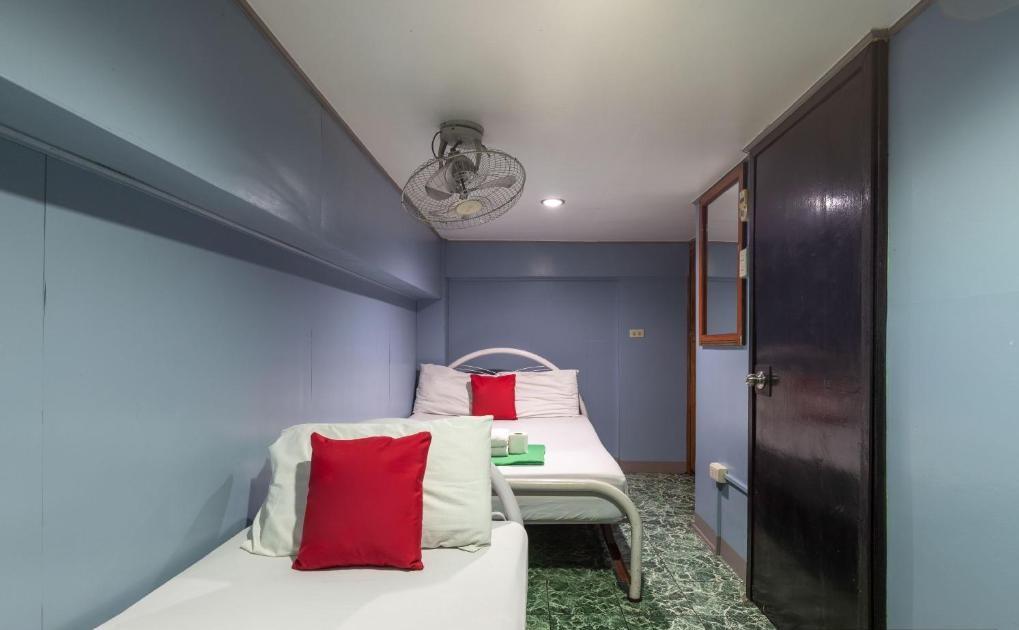 Oyo 722 Slouch Hat Inn Manila Exterior photo