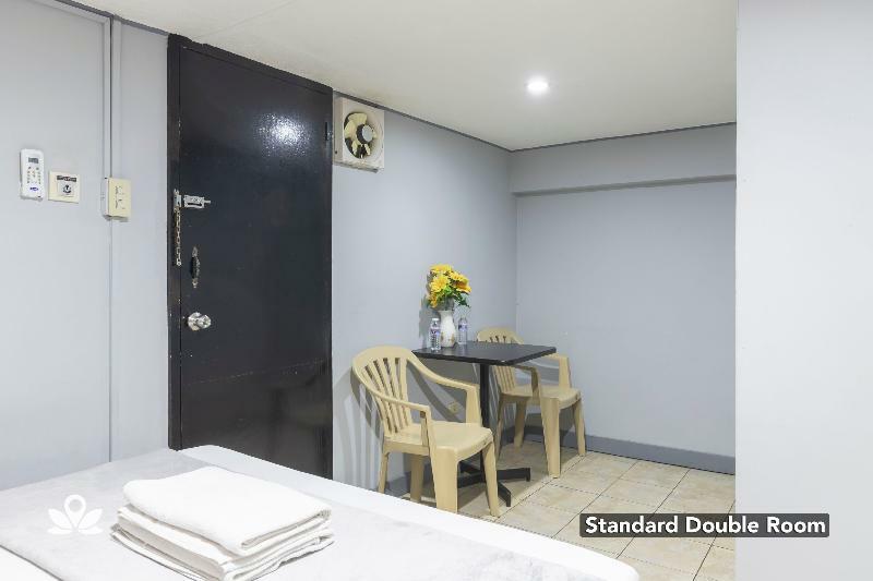 Oyo 722 Slouch Hat Inn Manila Exterior photo
